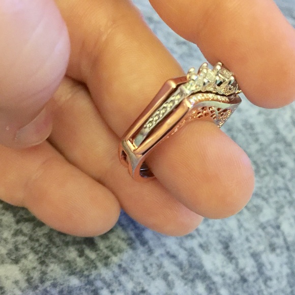 Gold Rose Gold Ring. New! - Picture 5 of 6